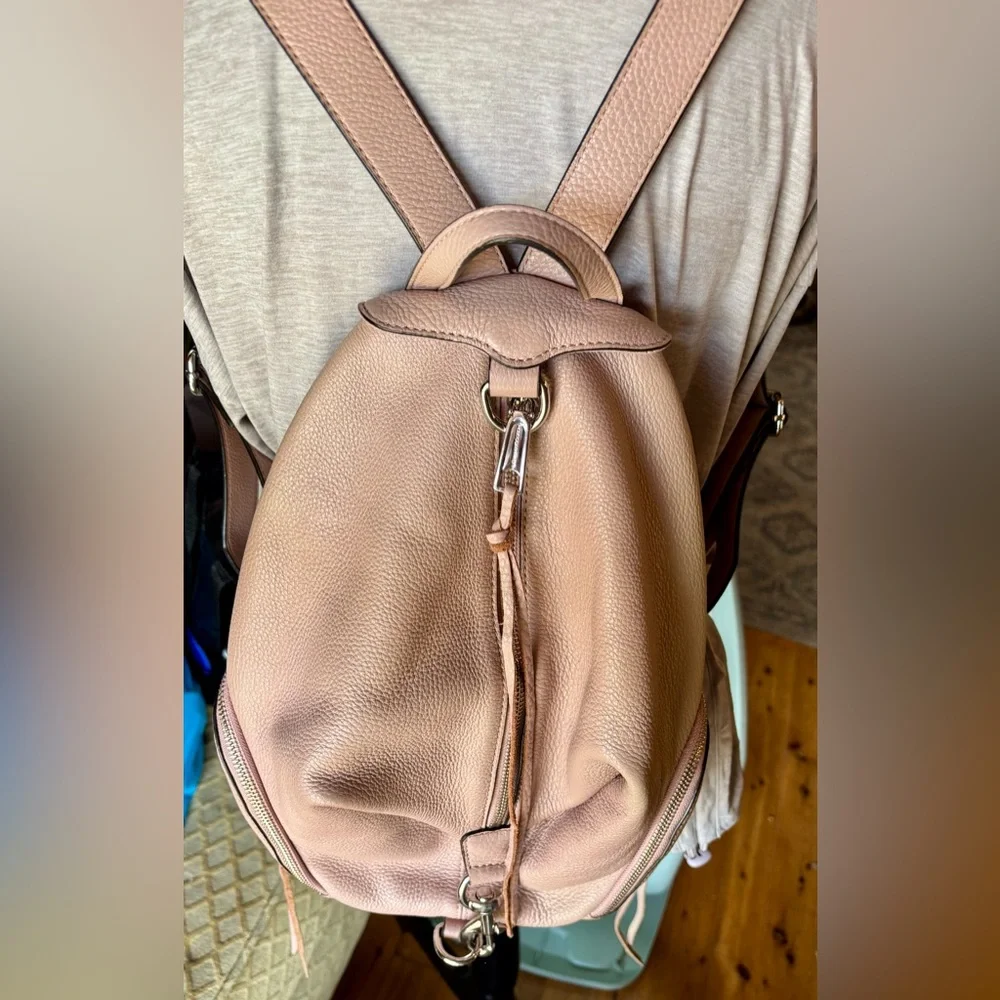 ⭐️Rebecca Minkoff Julian Pebbled Leather Backpack Quiet Luxury Corpcore⭐️*READ*